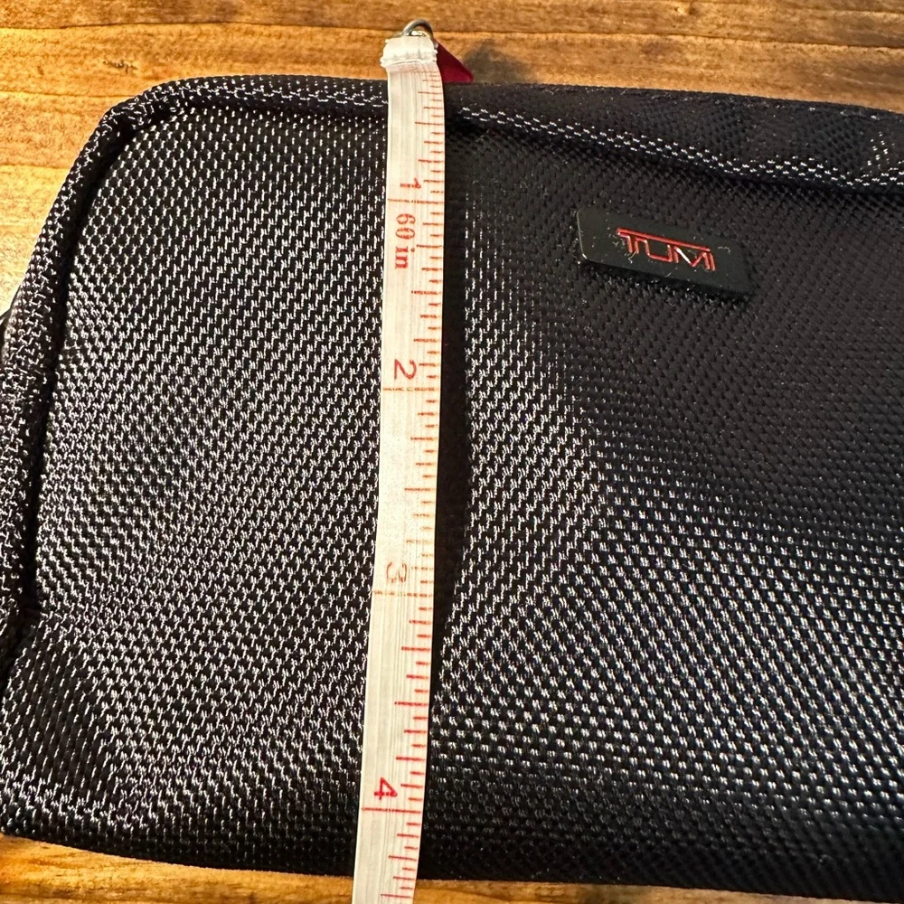 TUMI Alpha MINI CASE Delta AIRLINE First CLASS AMENITY BAG Ballistic Nylon
